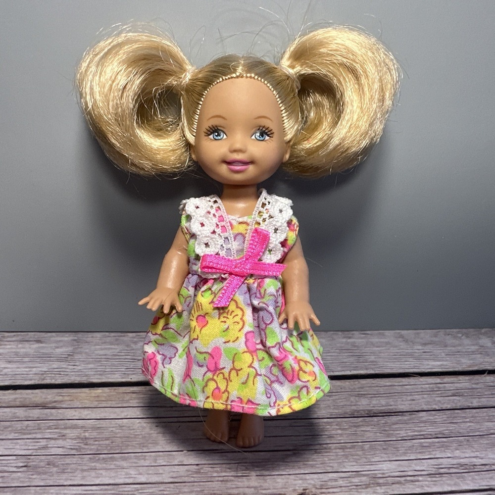 Vintage 1994 Mattel Kelly Barbie's Little Sister Blonde Hair Blue Eyes